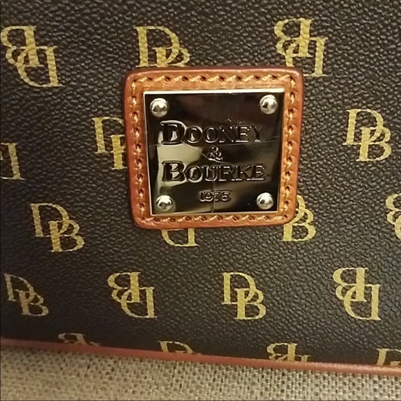 Dooney&Bourke - Picture 3 of 6